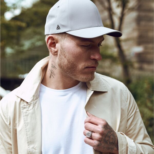 Delta® Carbon Cap Thumbnail